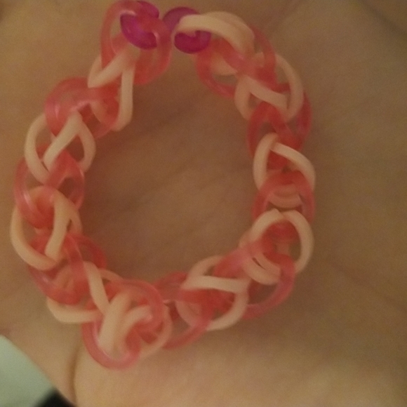 Peachy Swirl bracelet! - Picture 2 of 3